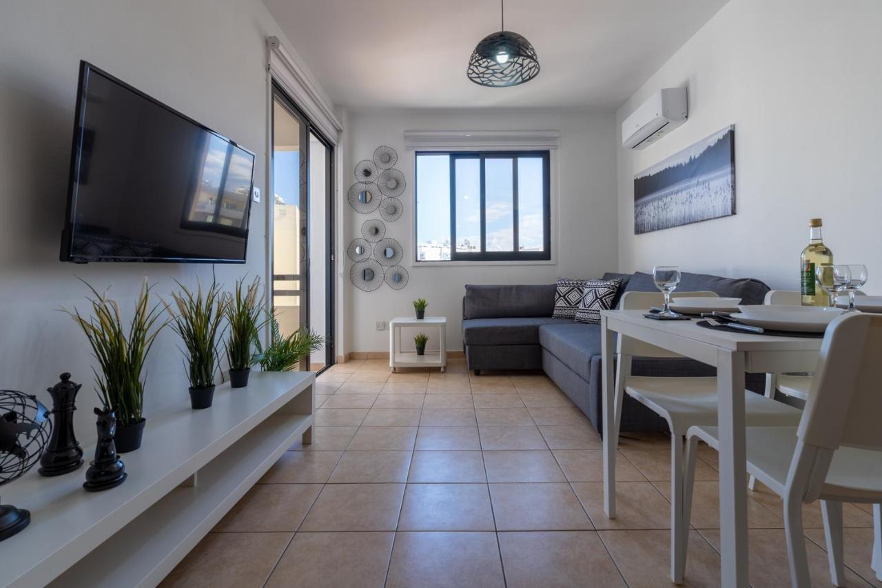 Polyn 1- Bedroom Apartment In Larnaca Exterior photo